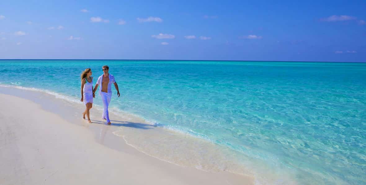 Hurawalhibeachwithcouple X - 195.7.4.97