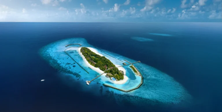 Komandoo Maldives Resort