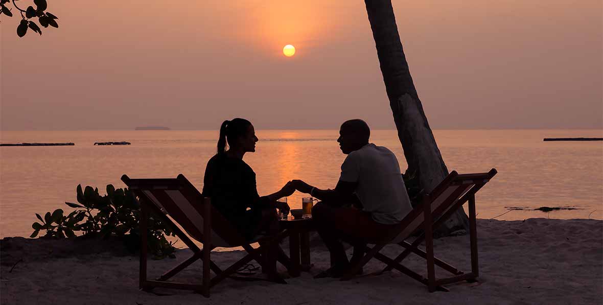 Reethi Faru Resort Maldives Sunset Bar - 195.7.4.97