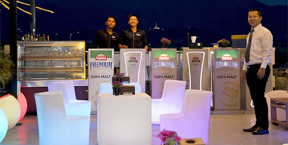 Eastern Palace Hotel Sky Bar - 195.7.4.97