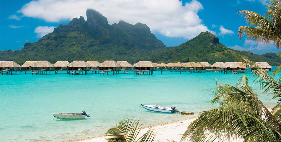 la playa de Four Seasons Resort Bora Bora