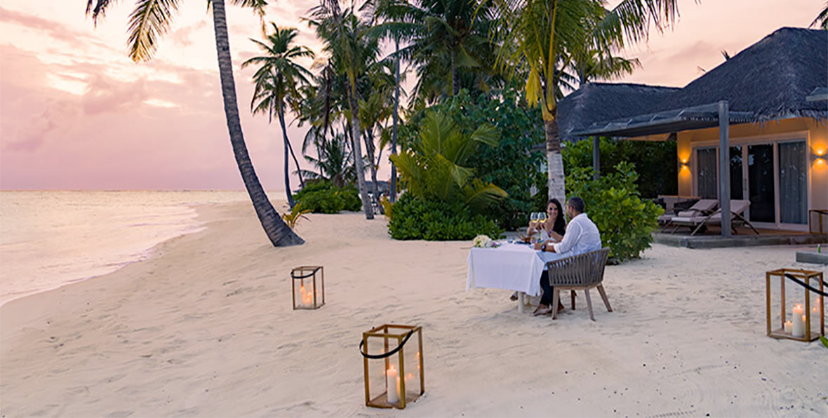 Baglioni Maldives Beach Dining - 195.7.4.97