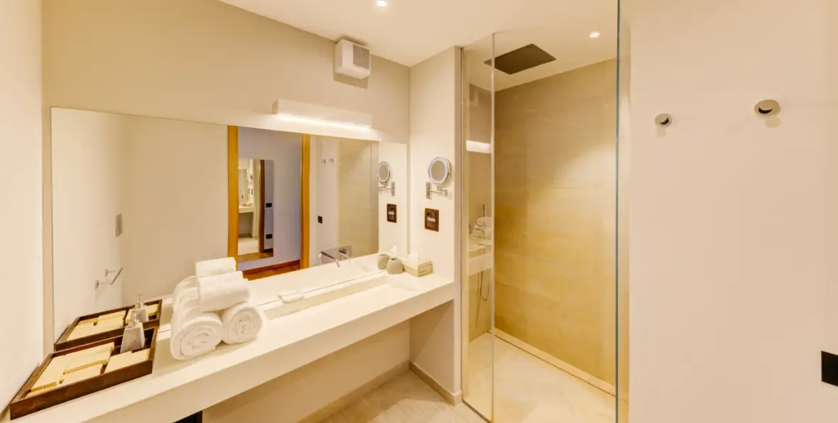 Cinnamon Velifushi - 195.7.4.97 -