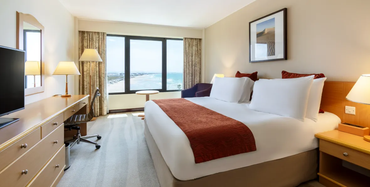 Crowne Plaza - 195.7.4.97 -