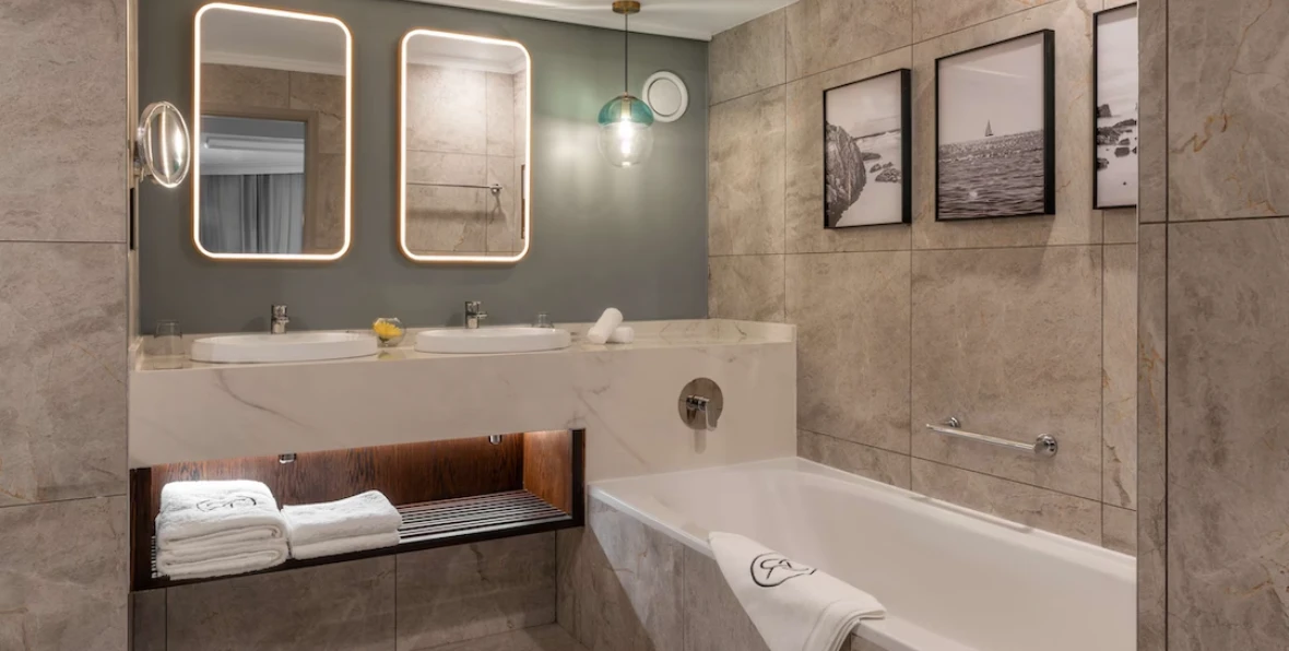 Radisson - 195.7.4.97 -