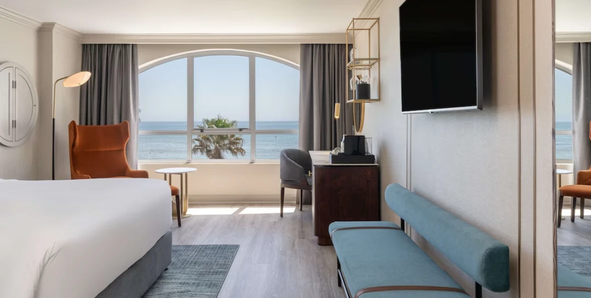 Radisson - 195.7.4.97 -