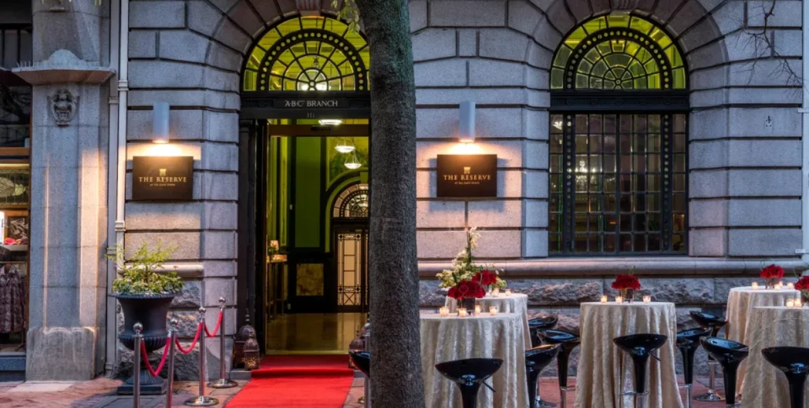 Taj Cape Town - 195.7.4.97 -