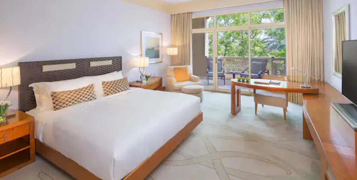 Grand Hyatt - 195.7.4.97 -