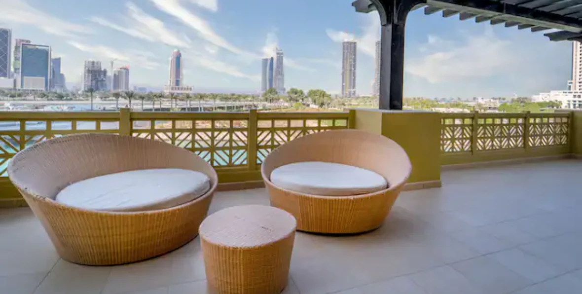 Grand Hyatt - 195.7.4.97 -