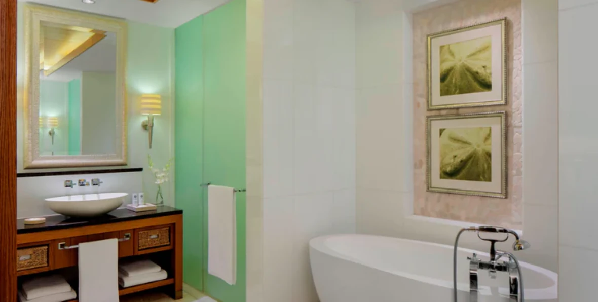 St Regis - 195.7.4.97 -