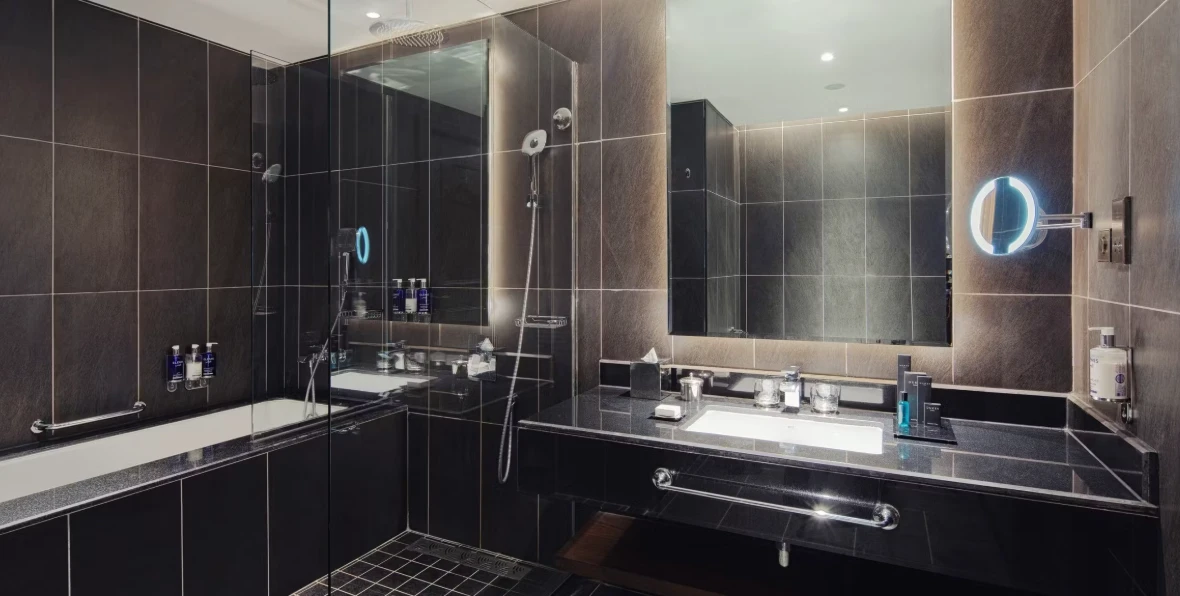 Dukes The Palm - 195.7.4.97 -