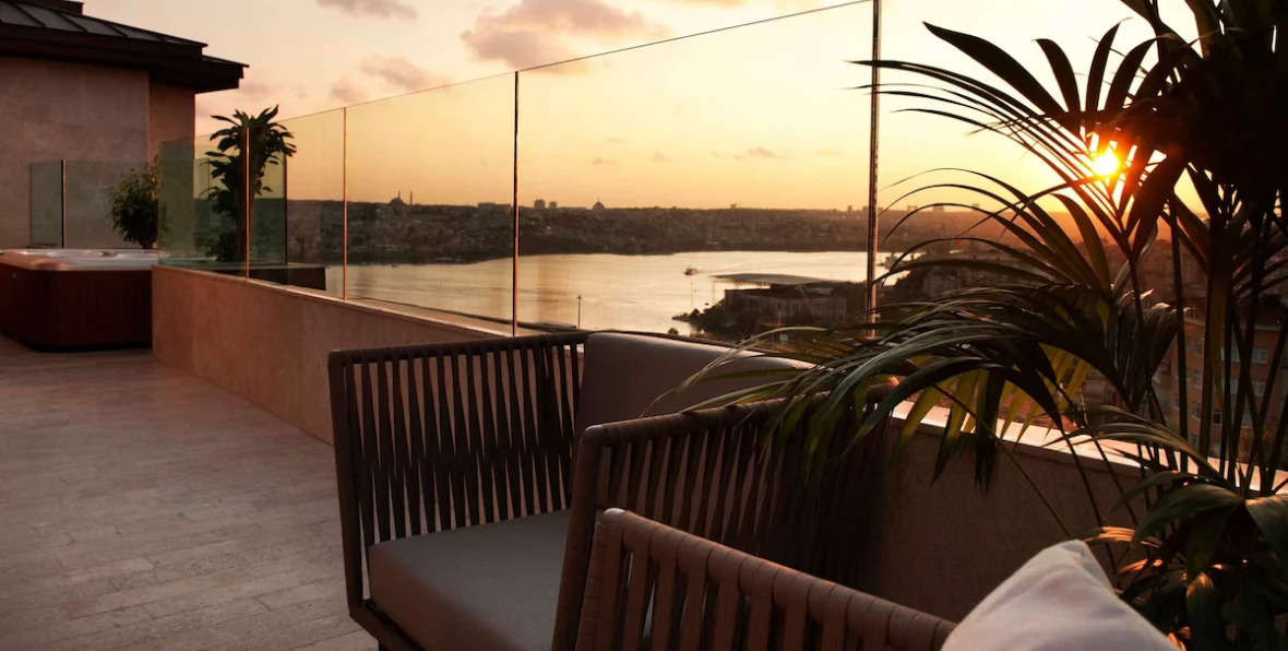 Radisson Pera - 195.7.4.97 -