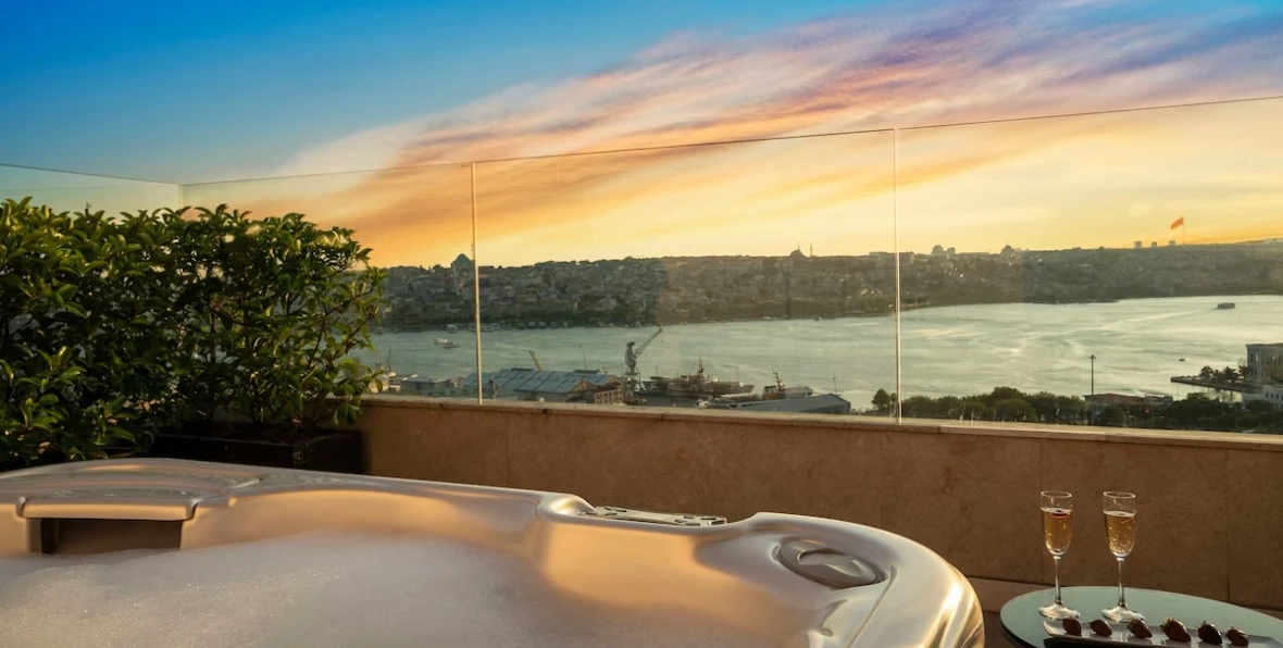 Radisson Pera - 195.7.4.97 -