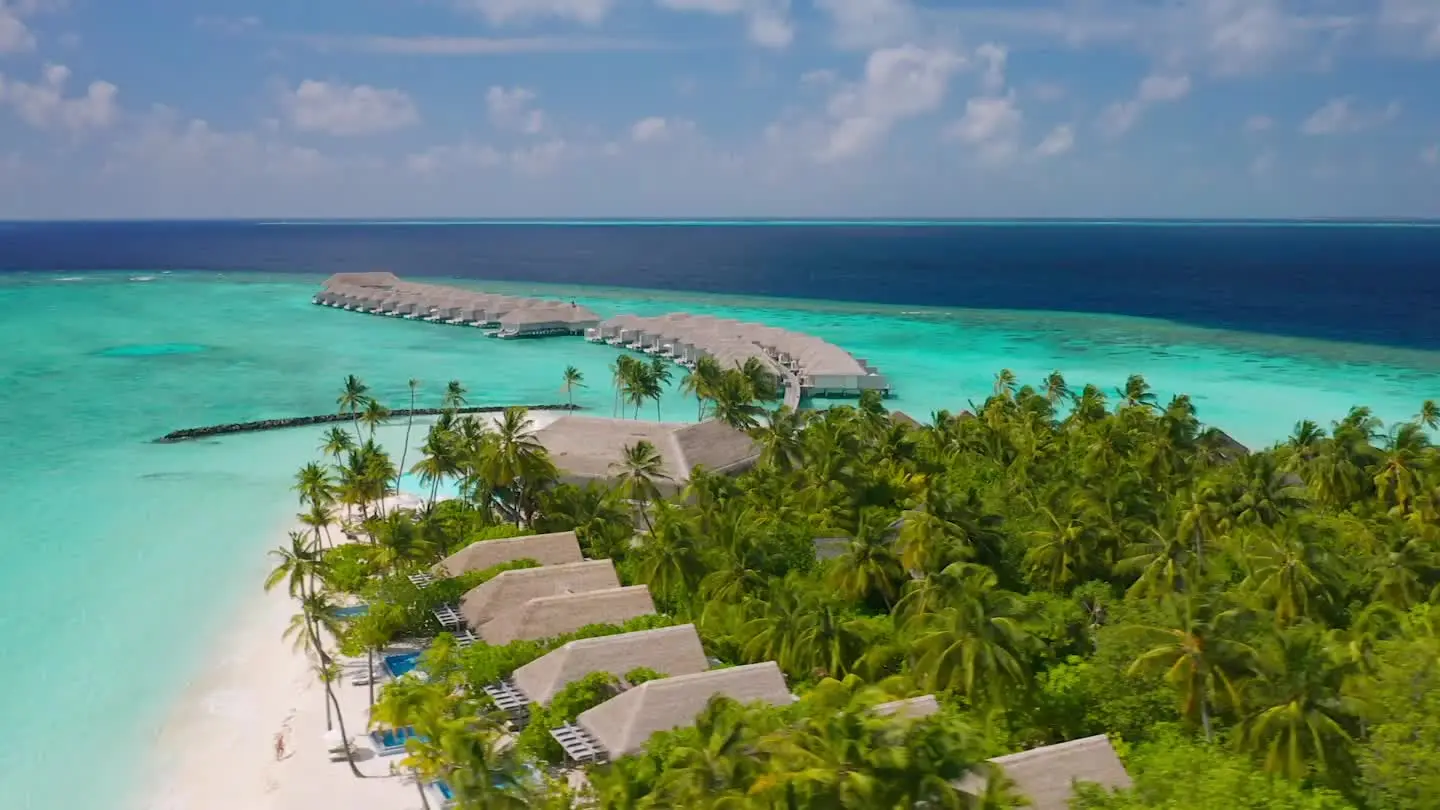 Travel To The Maldives