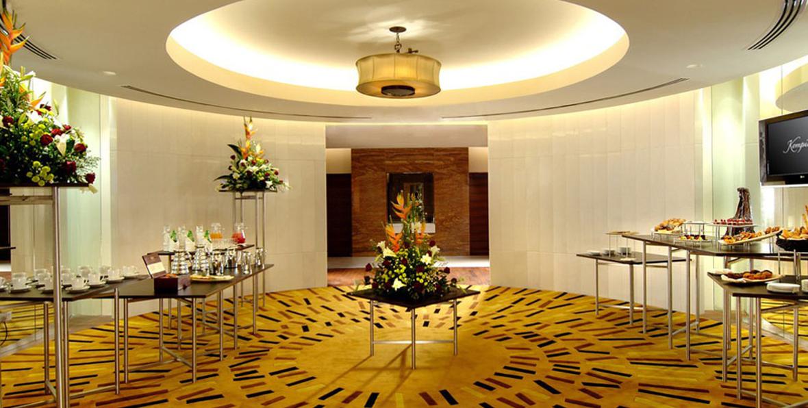 Kempinski Mall Of Emirates - 195.7.4.97